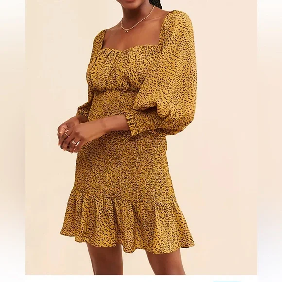 Elliatt Romance dress size L NWOT - Picture 1 of 14